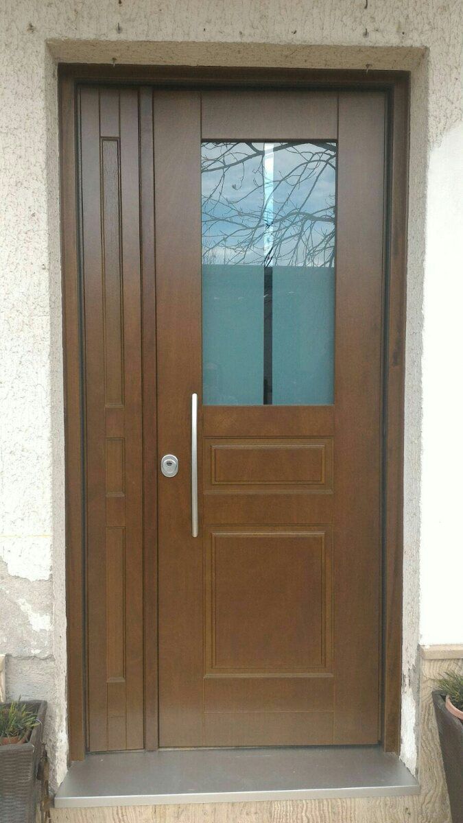 Realizzazione per porta blindata con vetro antisfondamento Porte blindate con vetro antisfondamento